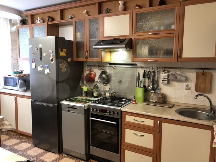 2-к. квартира, 55 м², 1/4 эт.