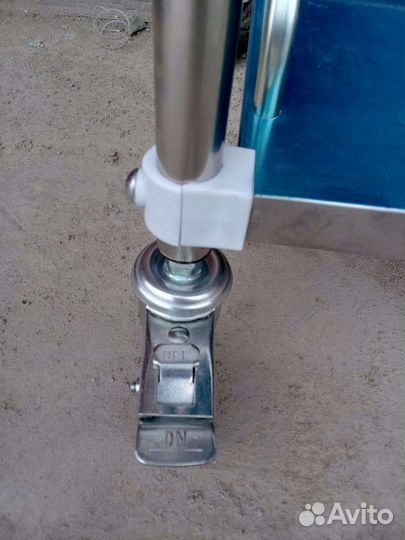 Медицинская тележка