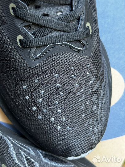 Кроссовки беговые Asics Novablast 4