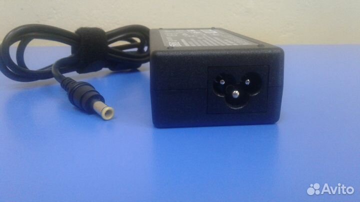 Блок питания для ноутбука samsung 19V 3.16A