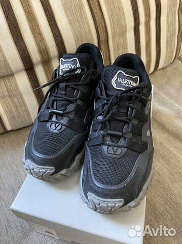 Кроссовки valentino