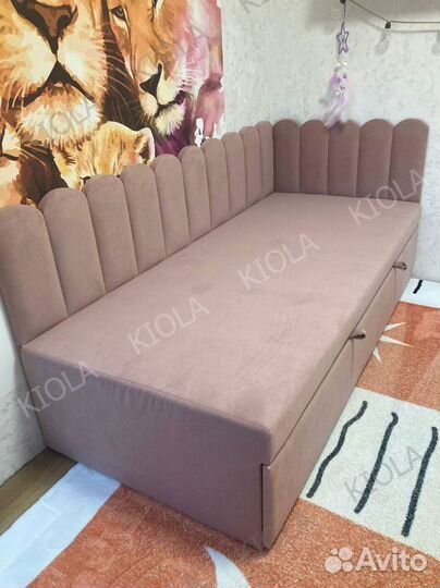 Детская кровать с бортиками