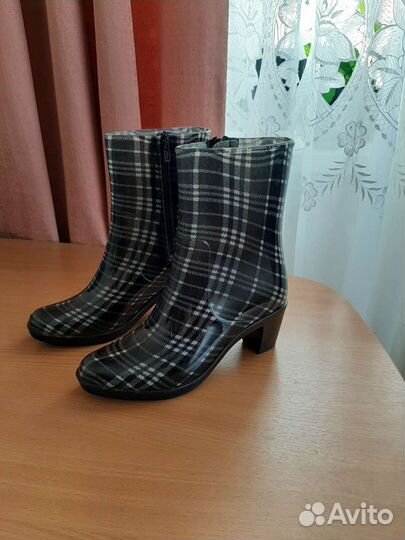 Резиновые сапоги женские