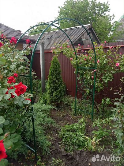 Арка садовая кованая