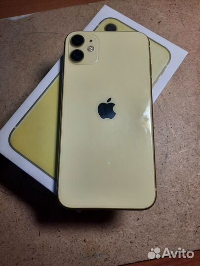 iPhone 11, 64 ГБ