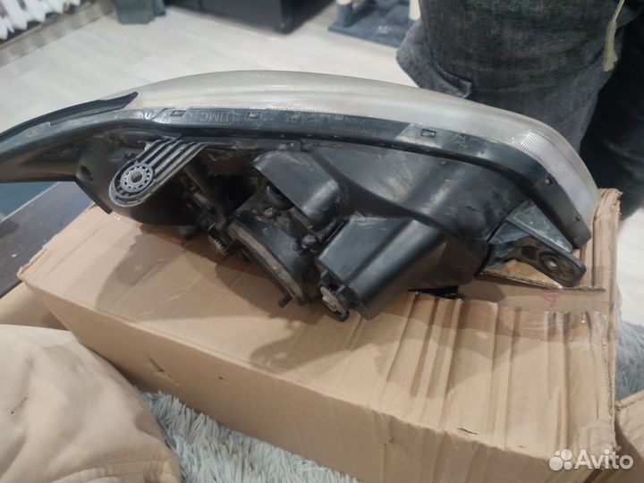 Продаю передние фары от Hyundai getz 2004