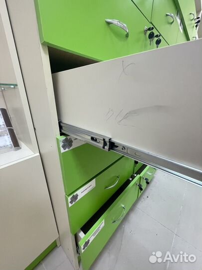 Мебель для аптеки почти новая