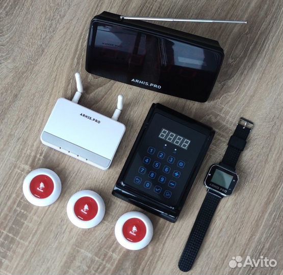 Кнопка вызова официанта с часами, табло, усилитель