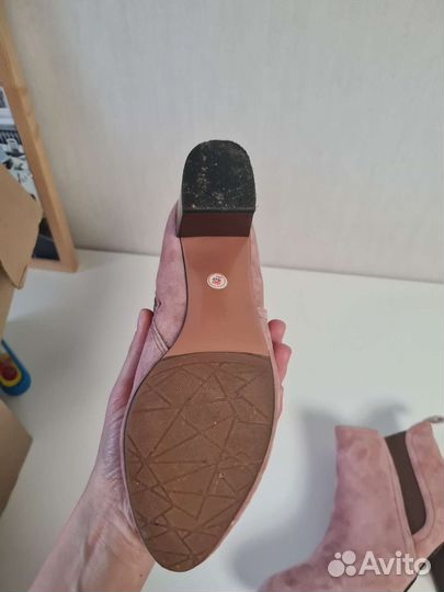 Ботильоны C.H.I.C. 37