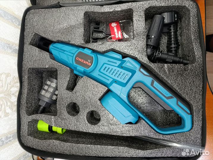 Аккумуляторная мойка makita 18В пол комплект+кейс