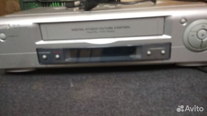 Видеомагнитофон Philips vr-130