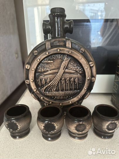 Графин с рюмками