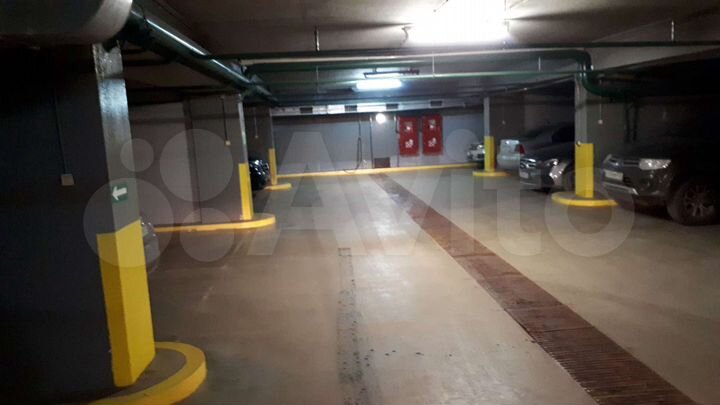 Машиноместо, 18 м²