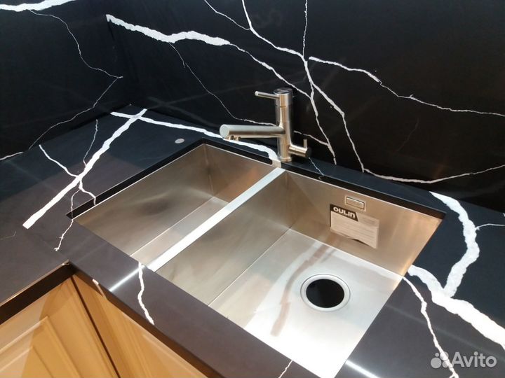 Столешница из акрилового камня