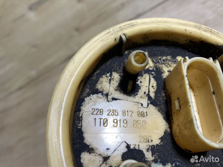 Датчик уровня топлива Volkswagen Touran 1 Арт N125