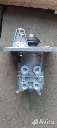 Главный тормозной кран камаз