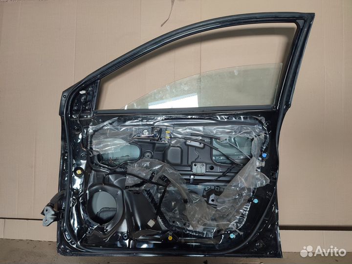 Дверь передняя правая kia rio 3