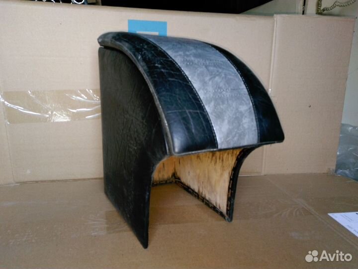 Подлокотник бардачек бар