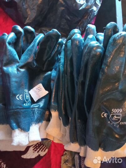 Перчатки резиновые