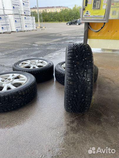 Зимняя резина 205 60 16 на оригинальных дисках
