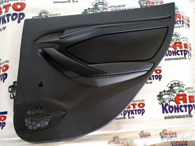 Обшивка боковой двери задняя правая LADA Vesta