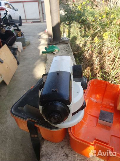 Нивелир оптический