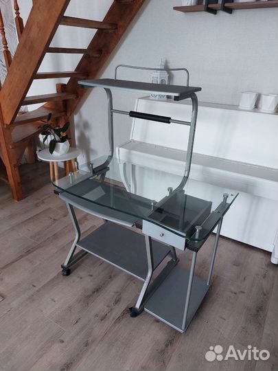 Письменный стол