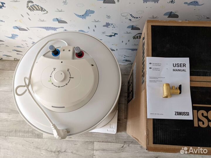 Водонагреватель Zanussi ZWH/S 100 Lorica, новый