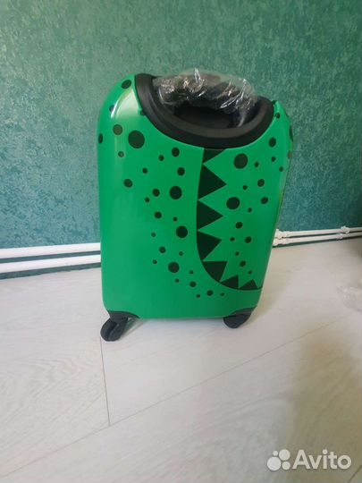 Детский чемодан -крокодил на колесиках