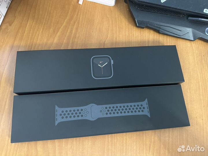 Apple watch se44 mm nike