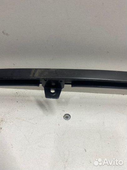 Направляющая стекла двери задняя правая Toyota