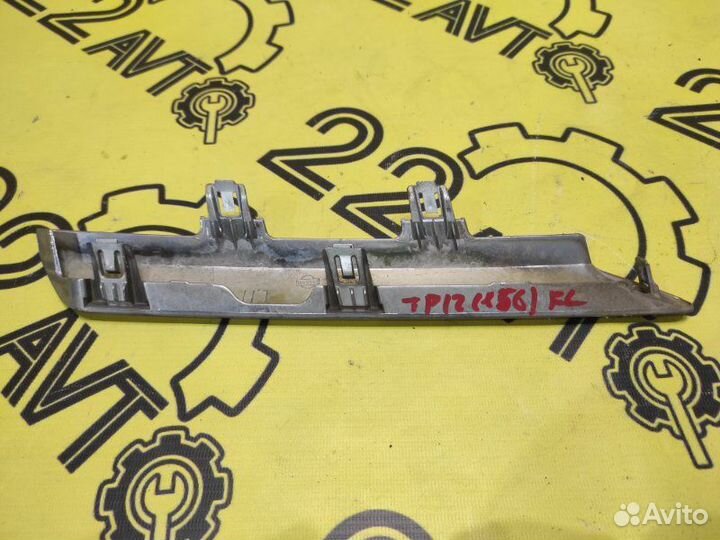 Молдинг решётки радиатора передний левый Nissan