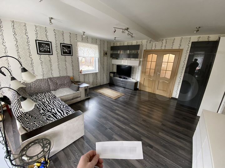 Коттедж 220 м² на участке 20 сот.