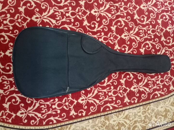 Акустическая гитара