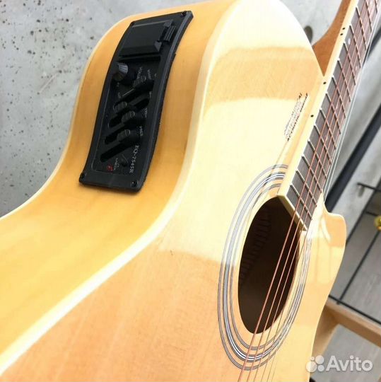 Электроакустическая гитара