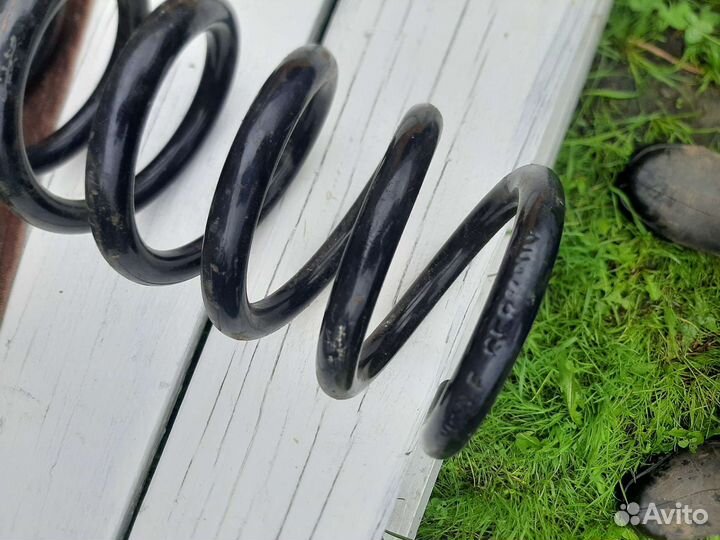 Амортизатор и пружина