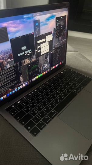 Apple MacBook Pro 13 (2018) i5 2018 8Gb SSD 512гб