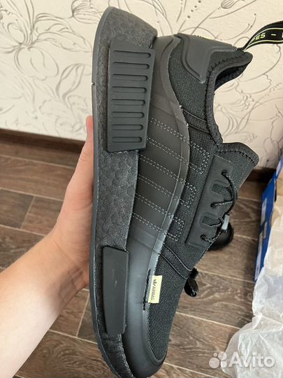 Кроссовки adidas nmd r1 черные