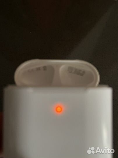 Левый наушник airpods 1 с боксом (оригинал)