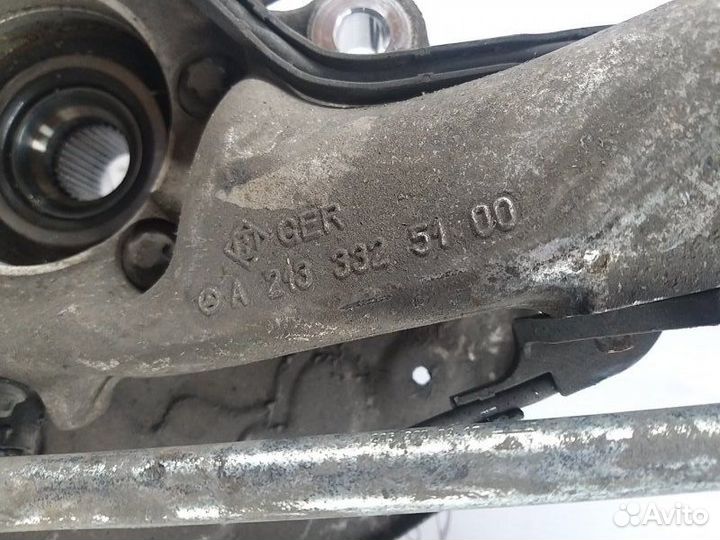 Кулак поворотный передний левый Mb Cls 350D C257