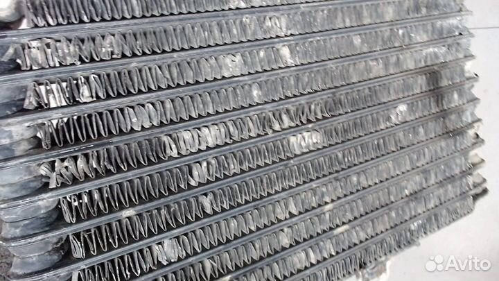 Радиатор масляный Mitsubishi Pajero / Montero, 200