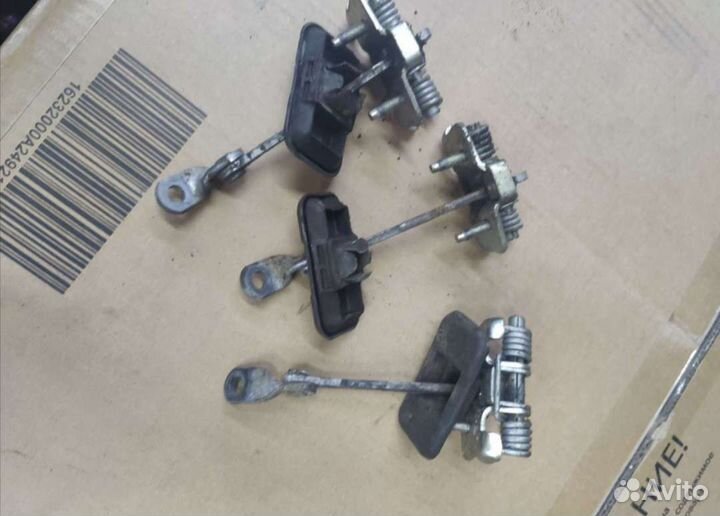 Ограничитель двери