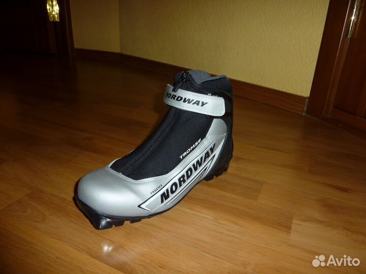 Ботинки лыжные