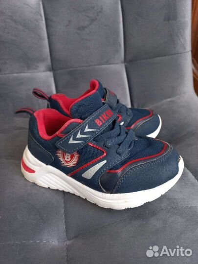 Кроссовки детские