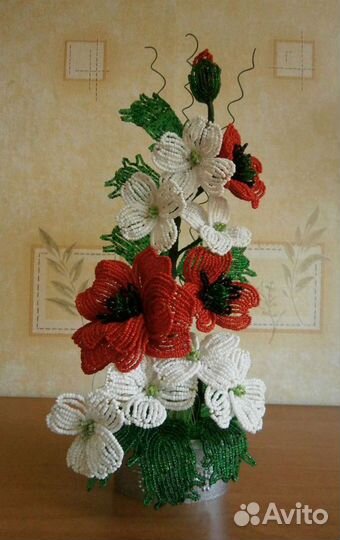 Цветы и дерево из бисера