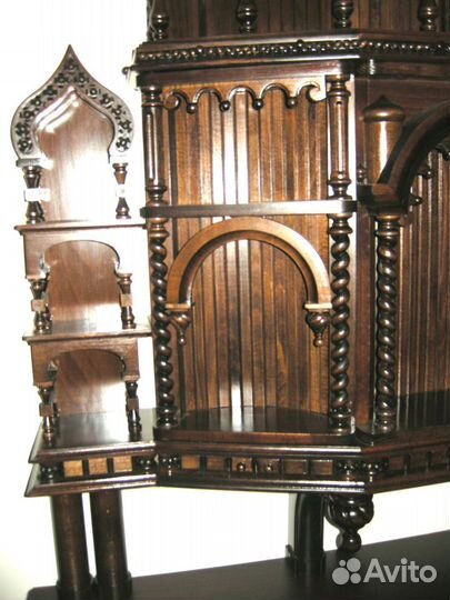 Домашний иконостас из дерева, резной