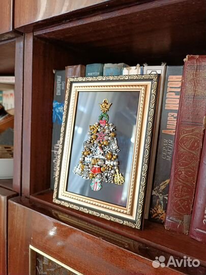 Авторское панно ёлка из бижутерии в рамке