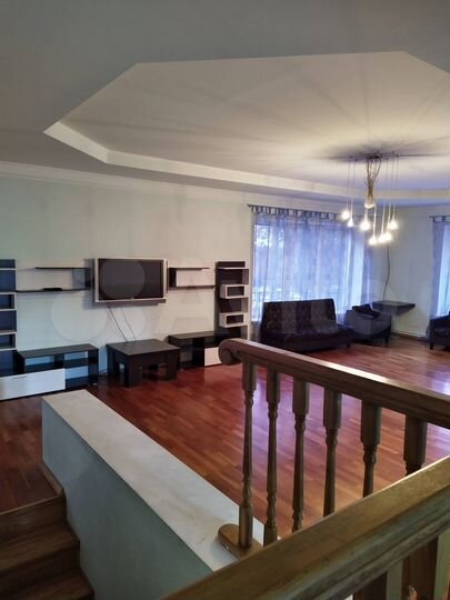 Дом 500 м² на участке 80 сот.