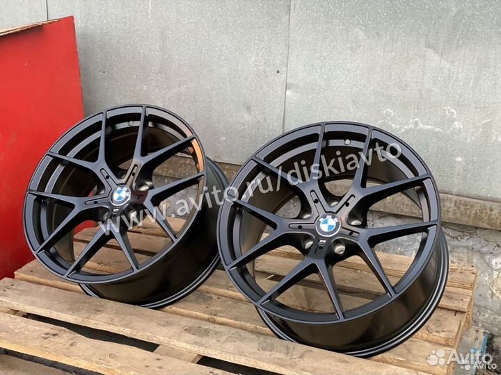 Разноширокие V103 black R20 5-120 для BMW F30