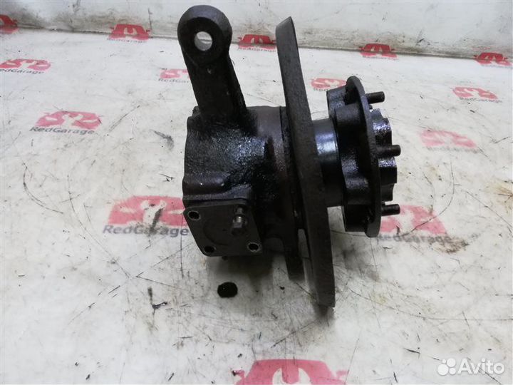 Кулак поворотный передний правый Nissan Patrol